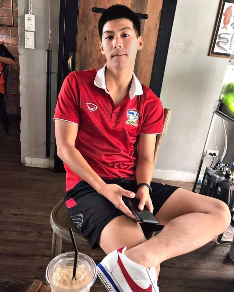 หล่อล่ำ ปล้ำเลยๆ