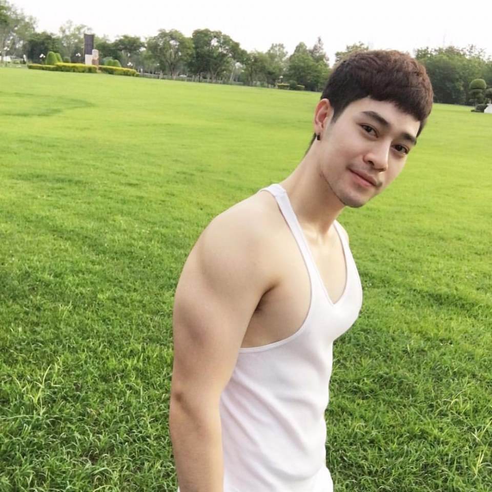 หล่อล่ำ ปล้ำเลยๆ