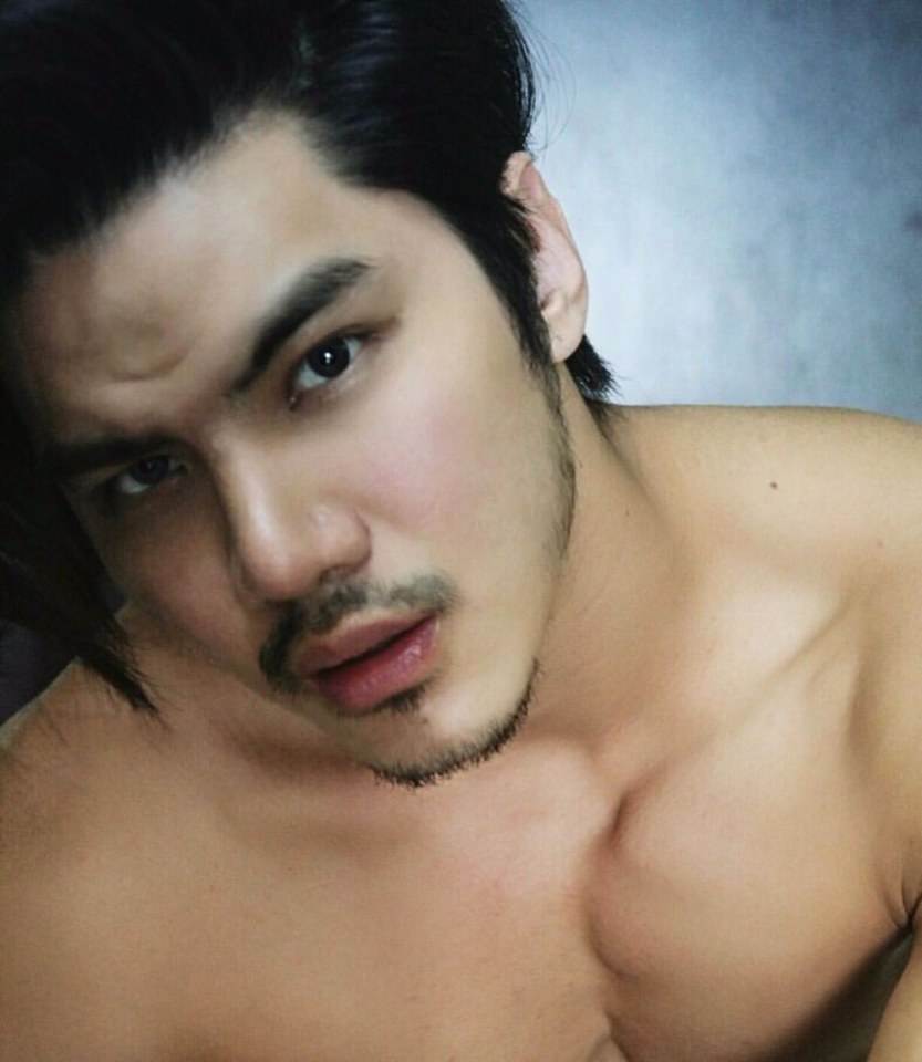 หล่อล่ำ ปล้ำเลยๆ