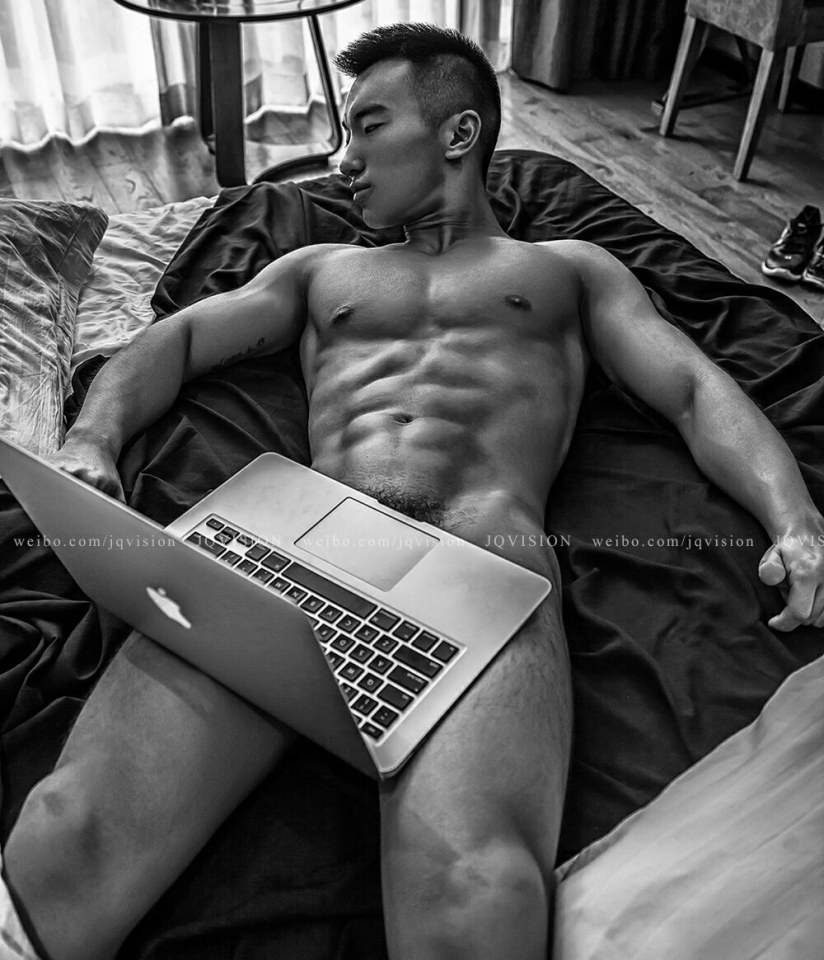 hot male 118 (18+)