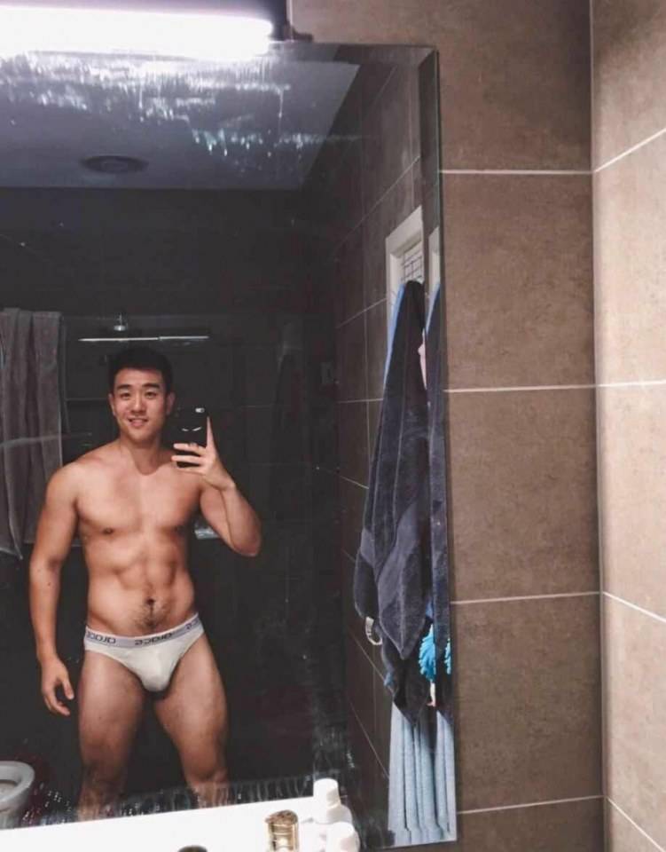 hot male 119 (18+)