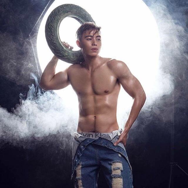 ตี๋เวียดหล่อแน่น Hieu Pham