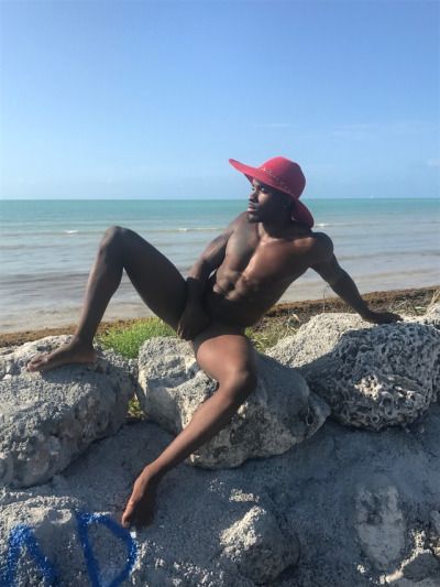 hot male 120 (18+)