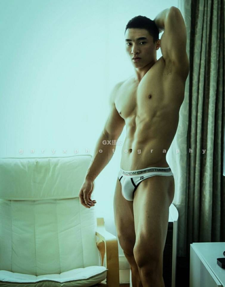 hot male 121 (18+)