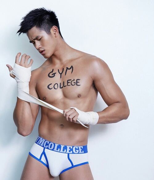 hot male 121 (18+)