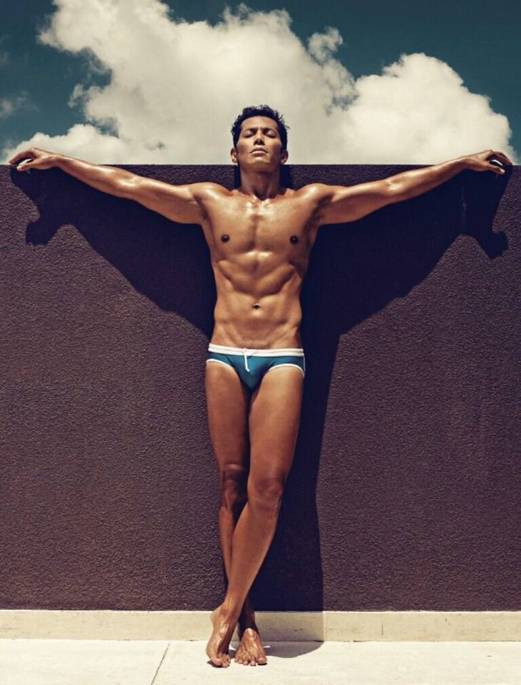 hot male 121 (18+)