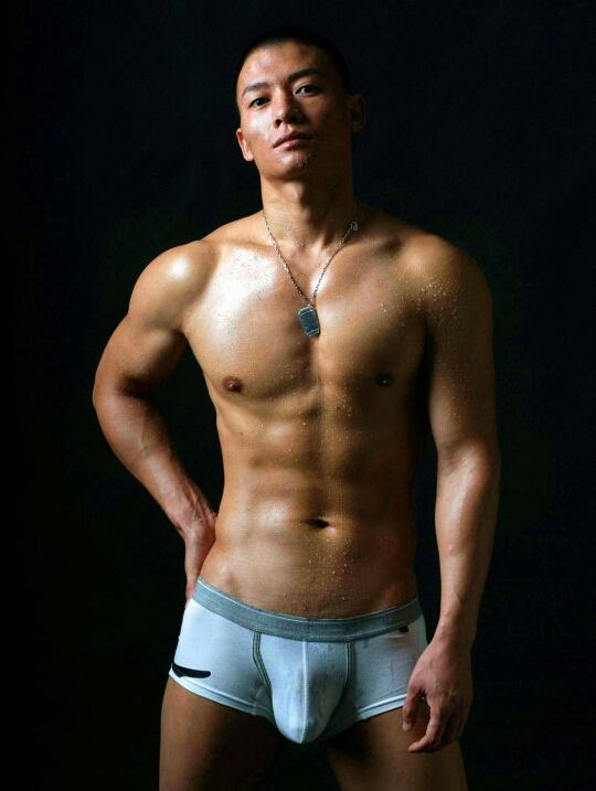hot male 121 (18+)