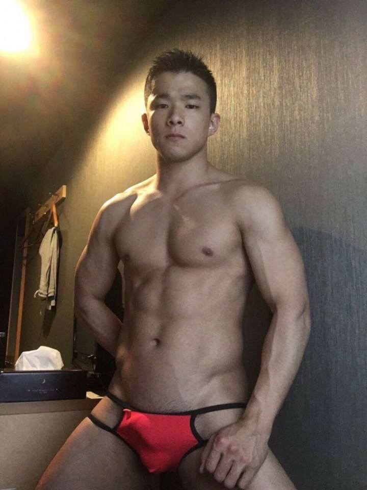 hot male 122 (18+)