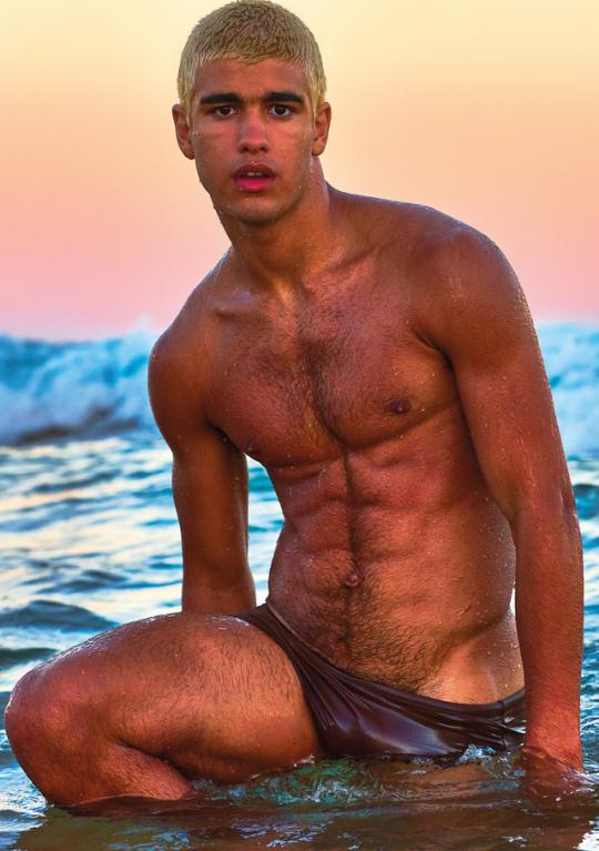 hot male 123 (18+)