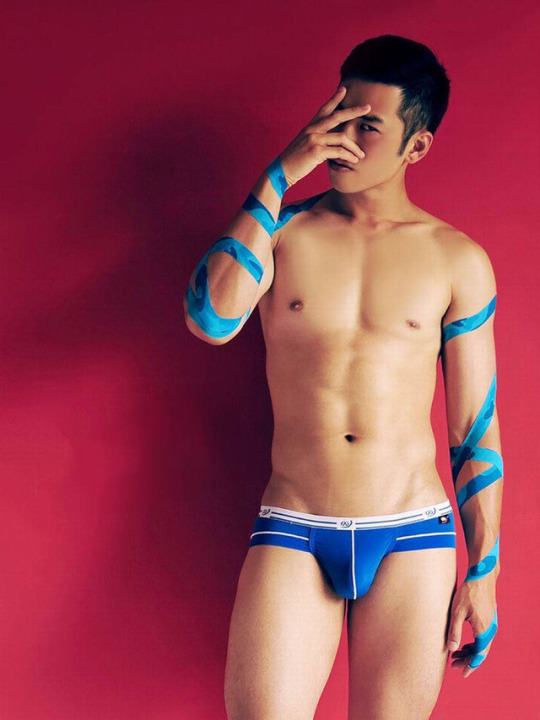 hot male 123 (18+)