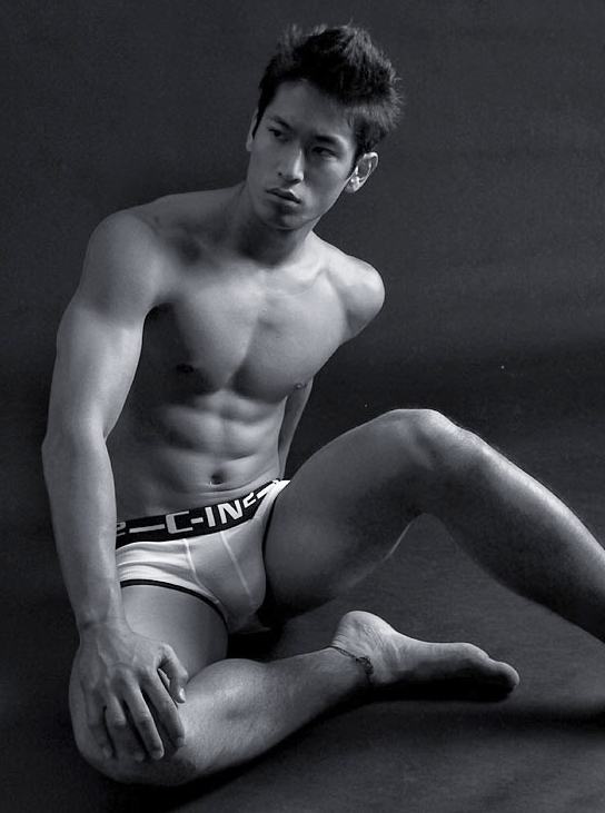 hot male 123 (18+)