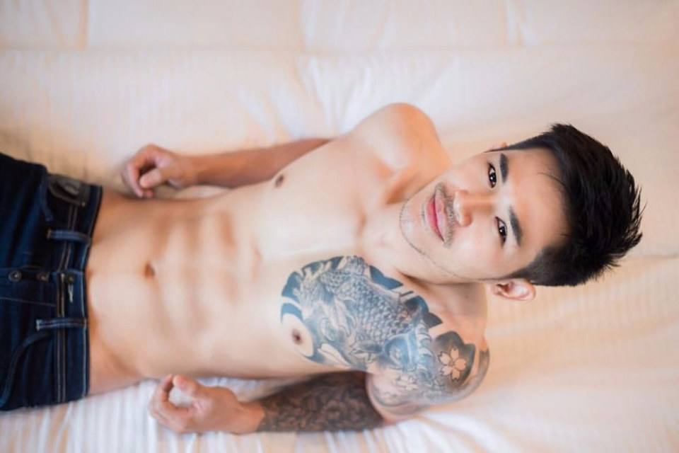 หล่อเข้มเลียๆ