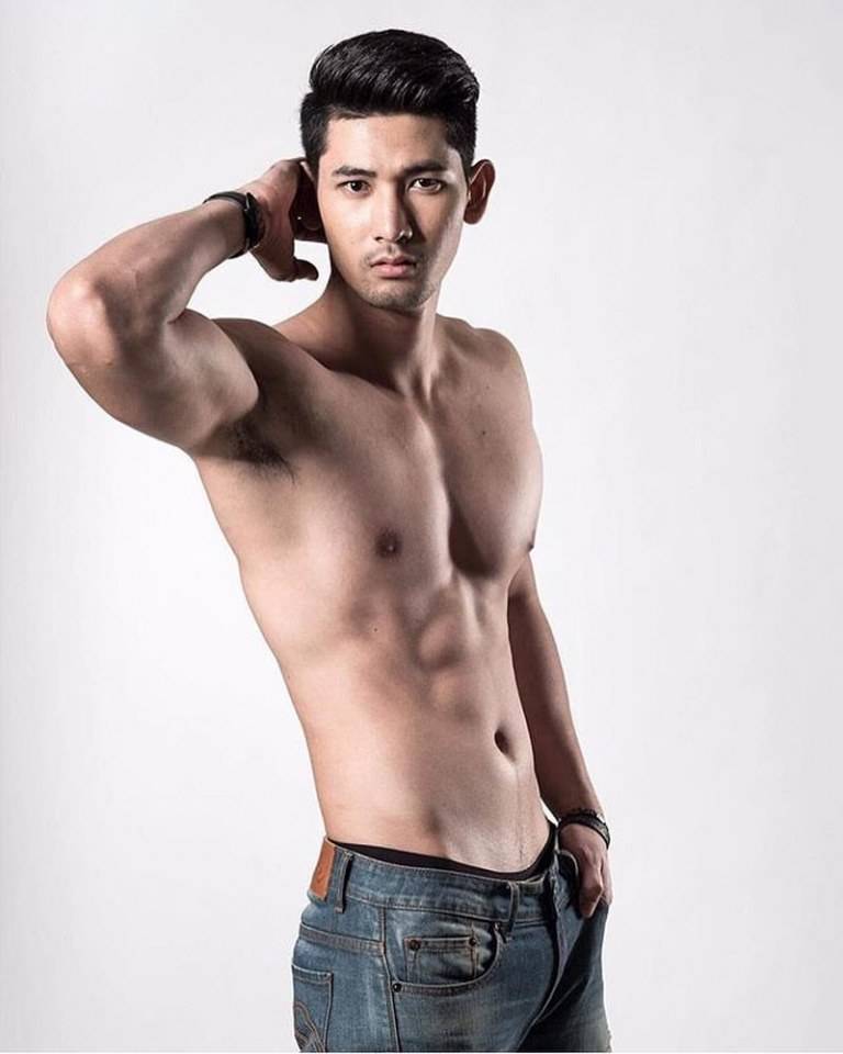 หล่อเข้มเลียๆ