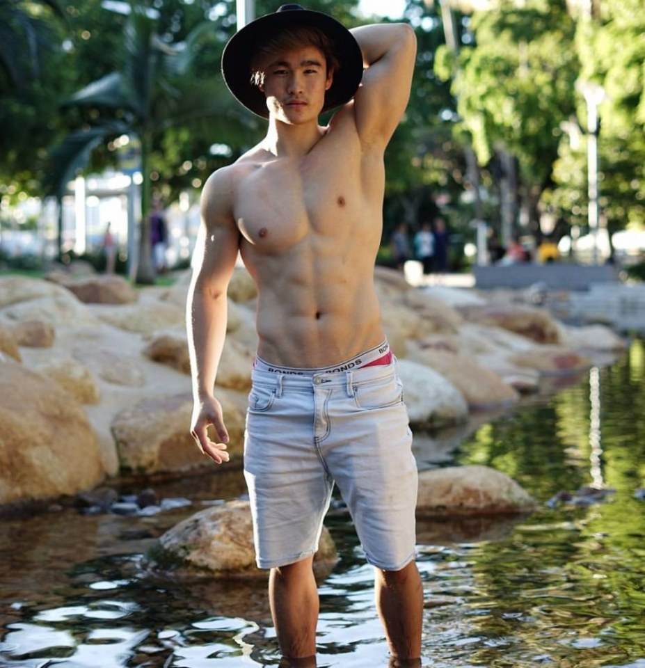 หล่อเข้มเลียๆ