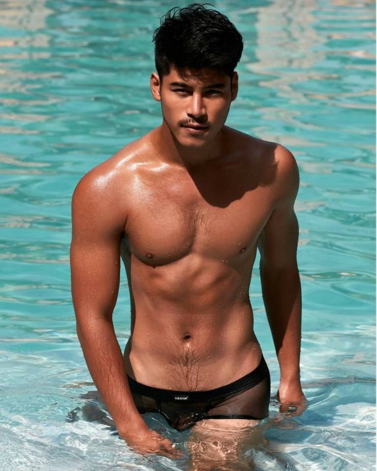 hot male 126 (18+)
