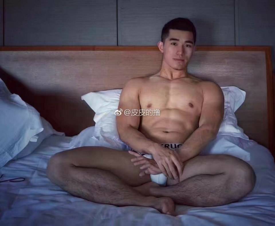 hot male 126 (18+)
