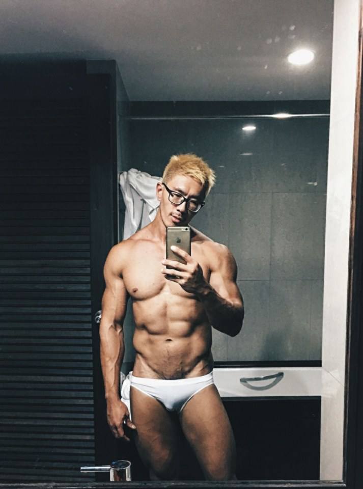 hot male 126 (18+)