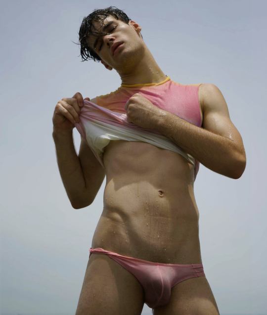 hot male 126 (18+)