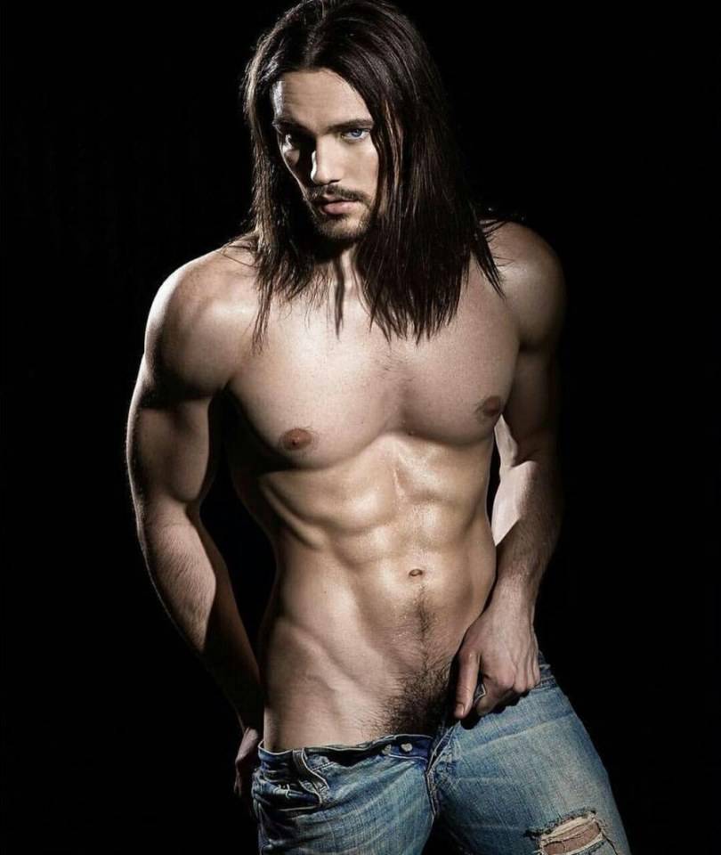 hot male 127 (18+)