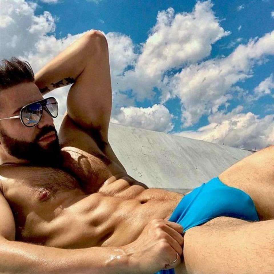 hot male 127 (18+)