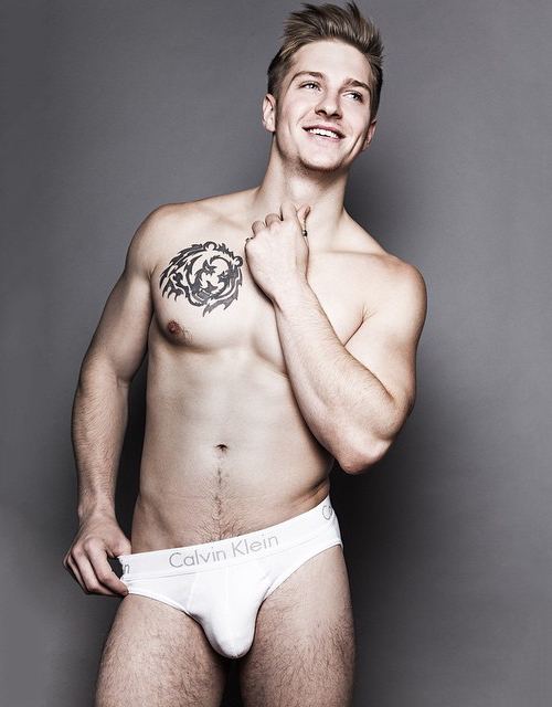 hot male 127 (18+)