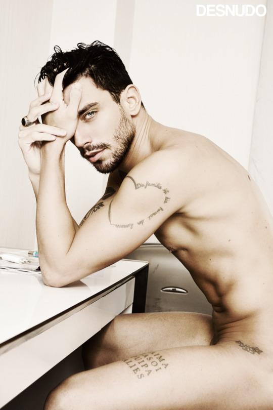hot male 127 (18+)
