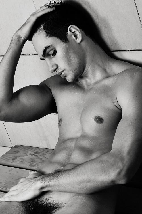 hot male 127 (18+)