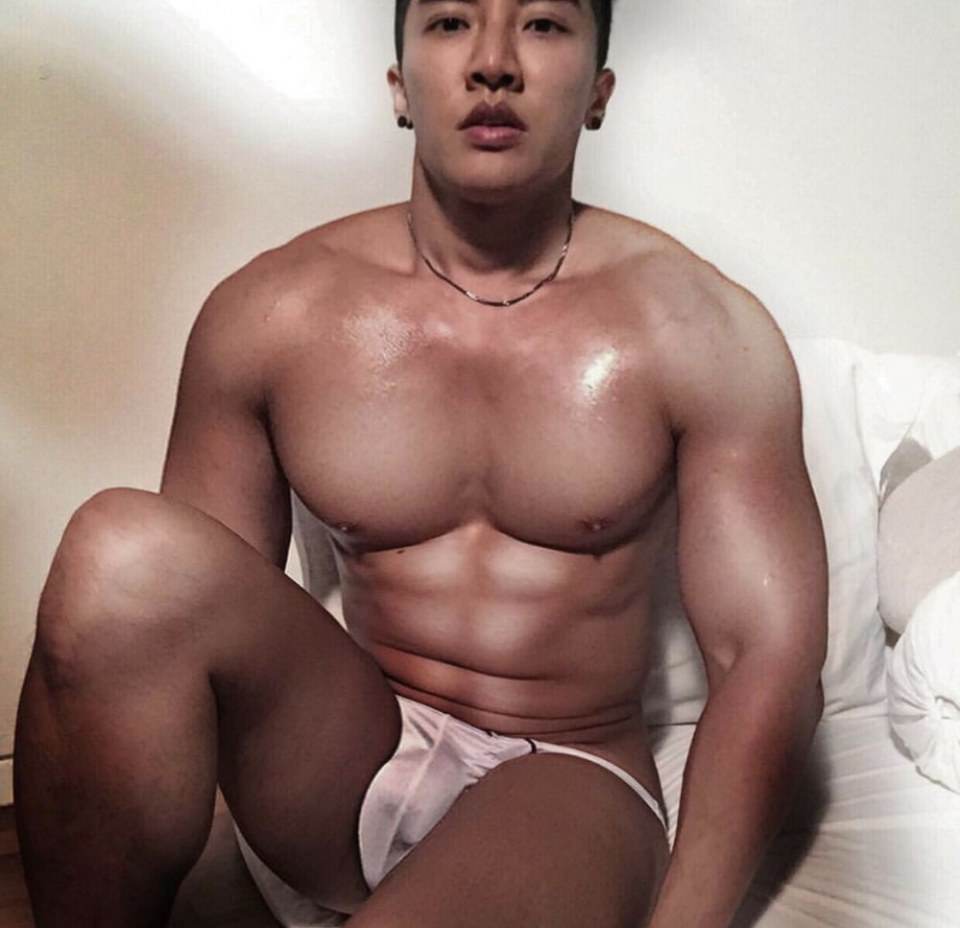 hot male 127 (18+)