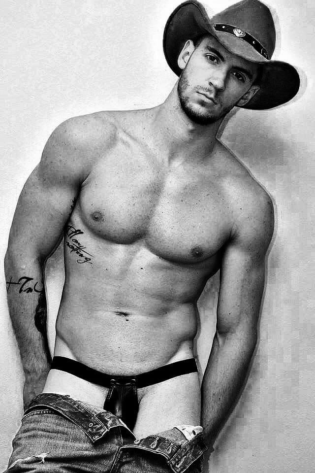 hot male 127 (18+)