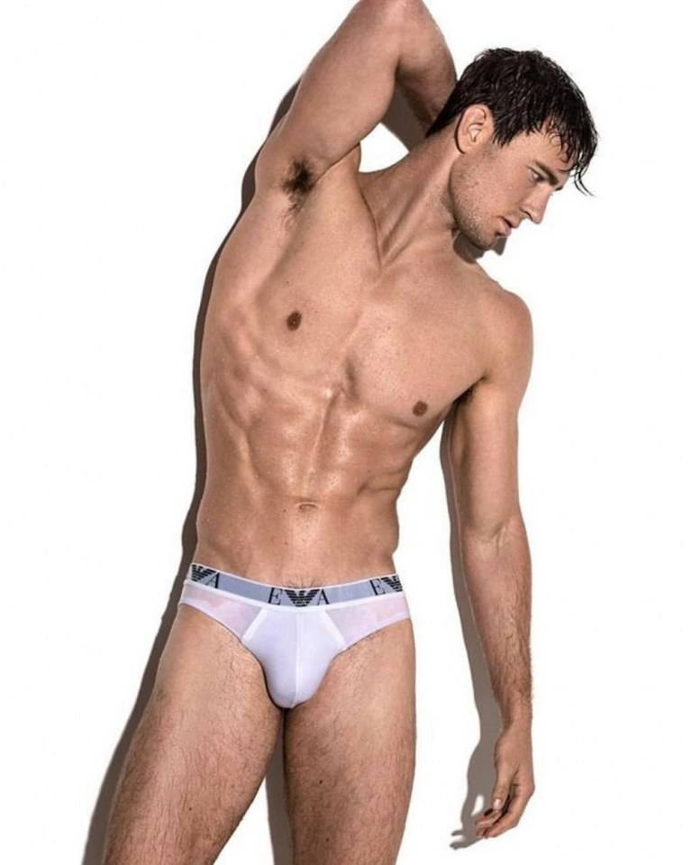hot male 127 (18+)