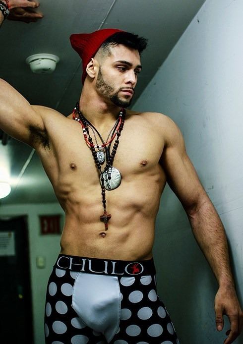 hot male 129 (18+)