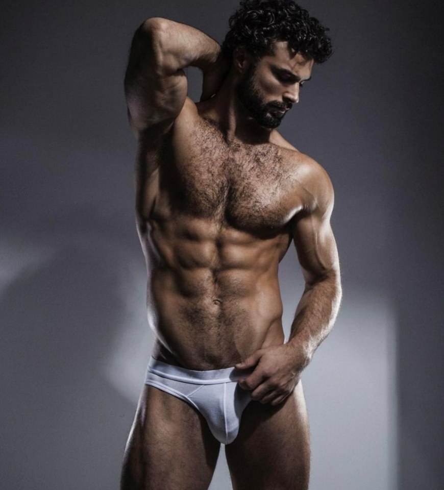 hot male 129 (18+)