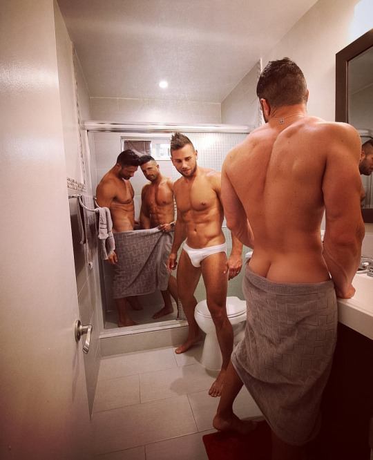 hot male 129 (18+)