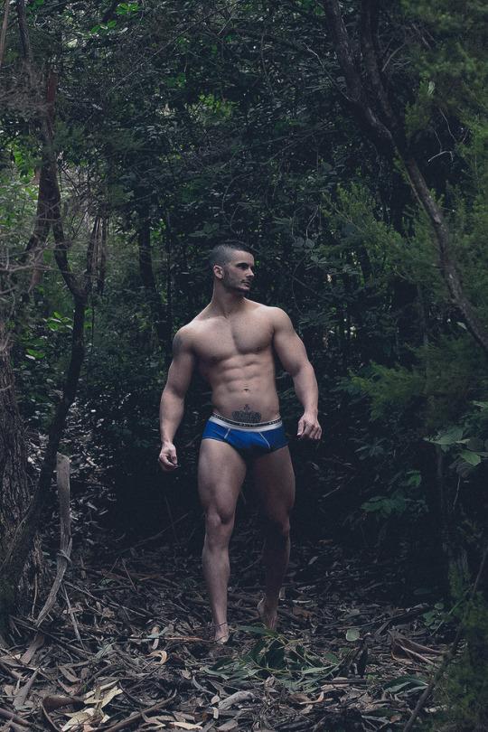 hot male 130 (18+)