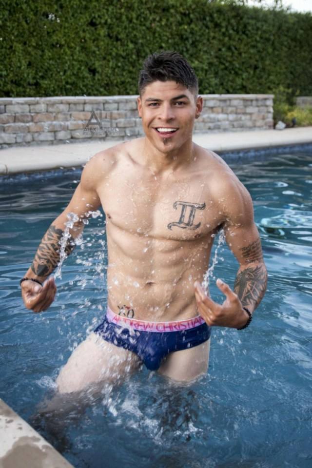 hot male 130 (18+)
