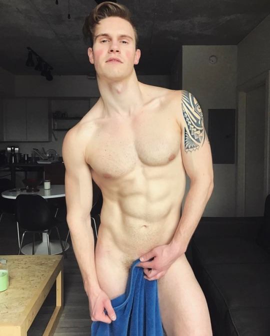 hot male 130 (18+)