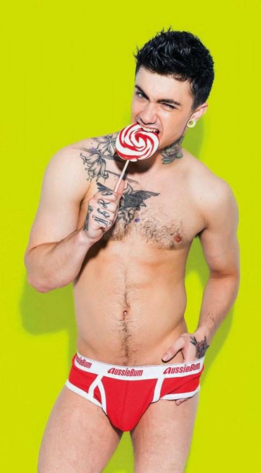 hot male 134 (18+)