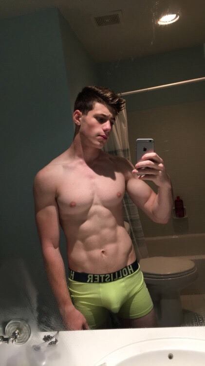 hot male 135 (18+)