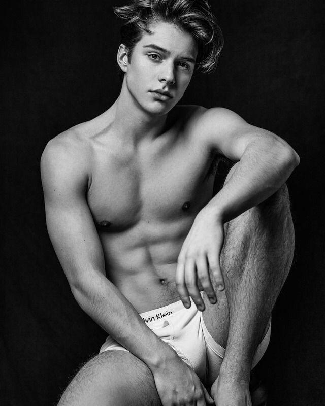 hot male 135 (18+)