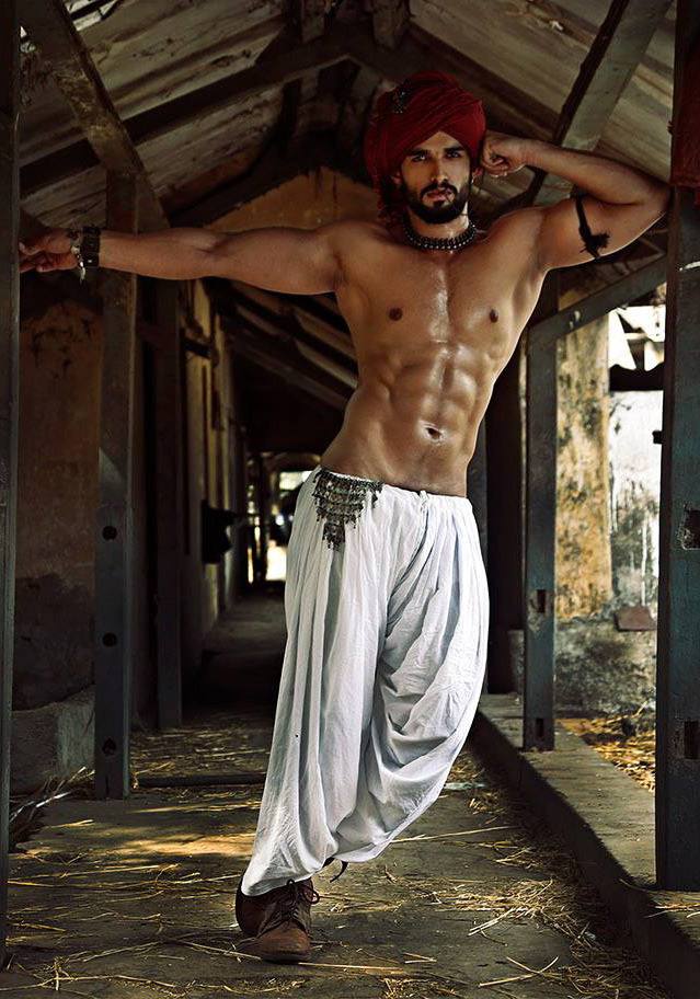 hot male 137 (18+)