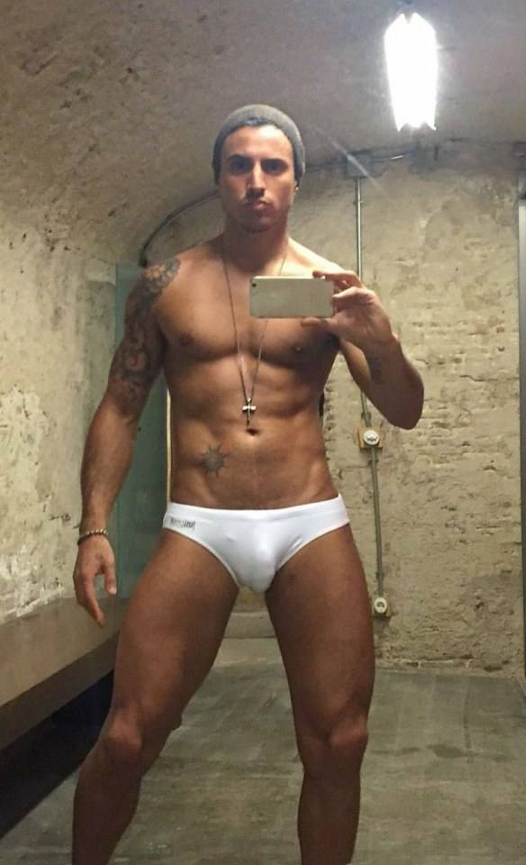 hot male 137 (18+)