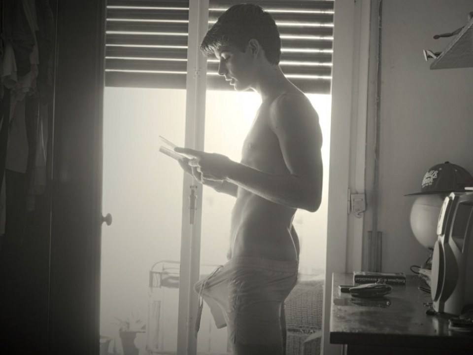 hot male 137 (18+)