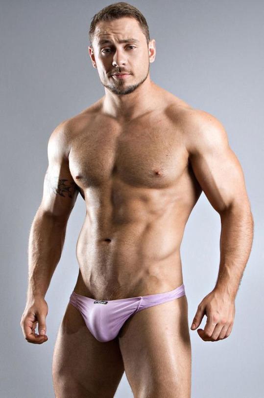 hot male 139 (18+)