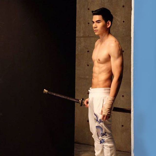 บิว - ฐาปกรณ์ IG @bill_tapakorn