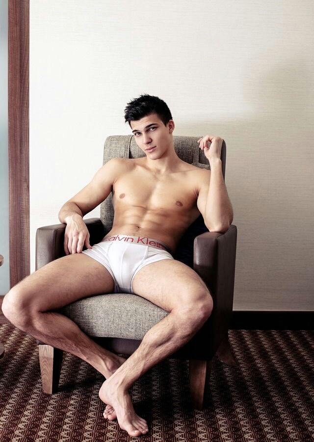 hot male 143 (18+)