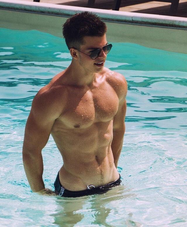 hot male 143 (18+)