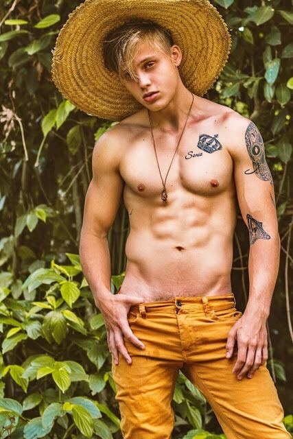 hot male 143 (18+)