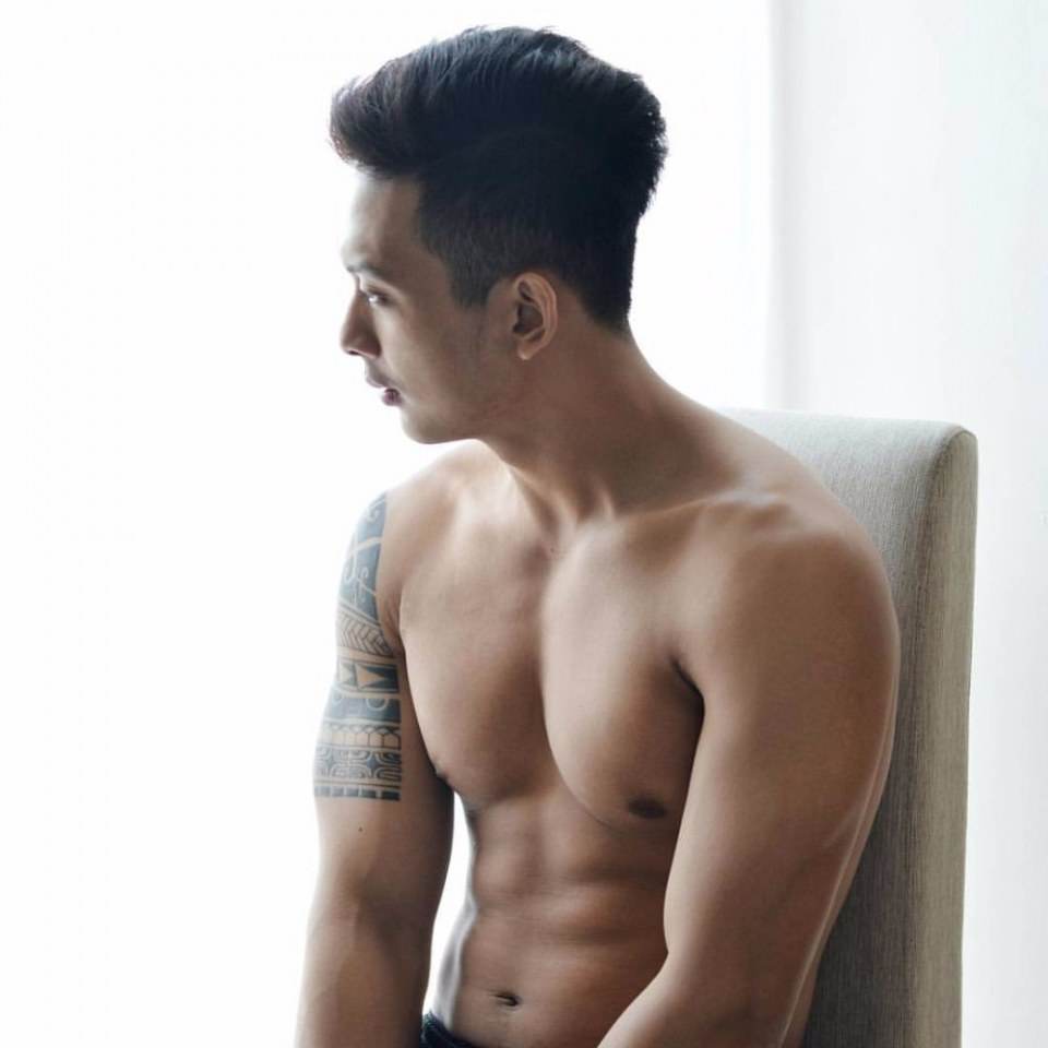 หุ่นเป็นตาแซ่บ