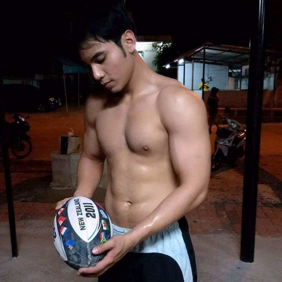 หุ่นเป็นตาแซ่บ
