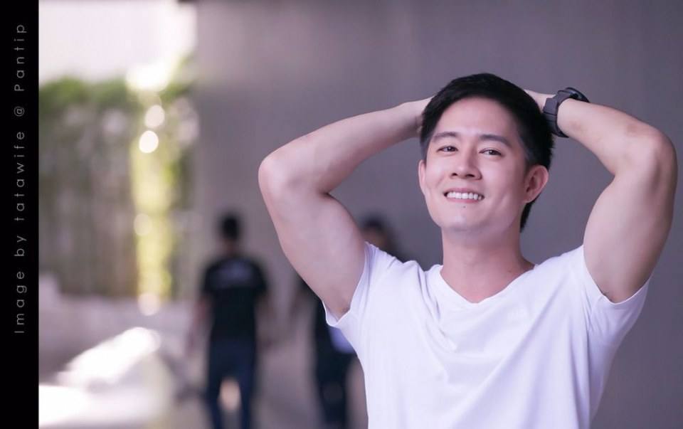 แพ้ชายใส่เสื้อขาว